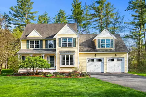 5 Spicebush Cir, Litchfield, NH 03052