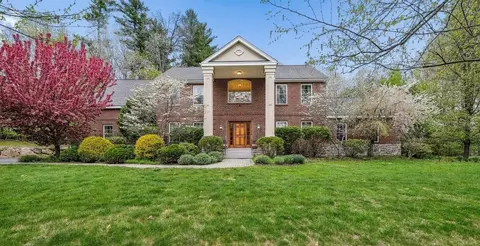 5 Millstone Ter, Bedford, NH 03110