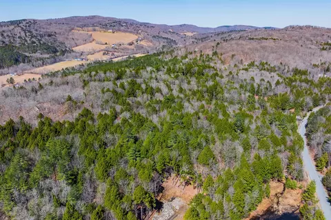 5209 Willard Rd, Hartford, VT 05059