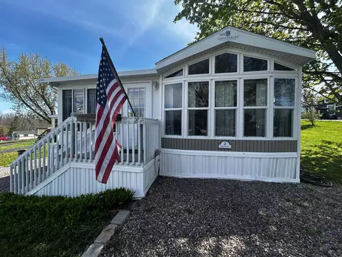 2 Perch Cir, South Hero, VT 05486