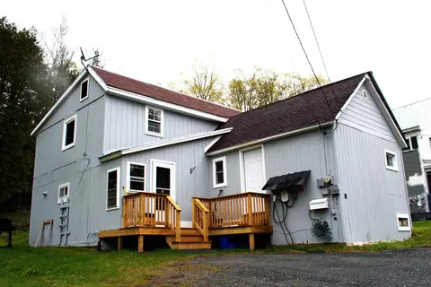 54 Assisqua Ave, Saint Johnsbury, VT 05819