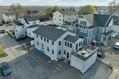 4 Viking St, Hampton, NH 03842