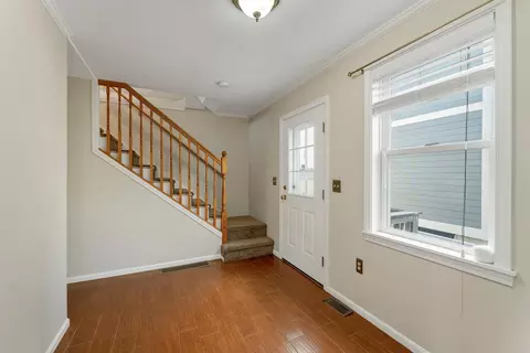 Entry Way - 4 Viking St, Hampton, NH 03842 photo 2 of 3