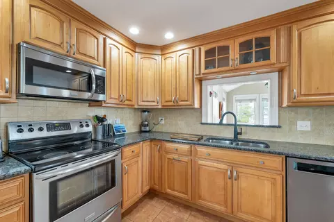 Kitchen - 4 Viking St, Hampton, NH 03842 photo 2 of 4