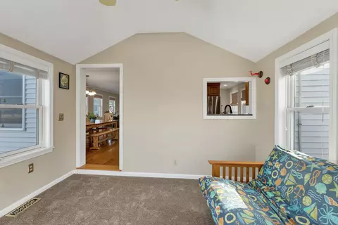 Entry Way - 4 Viking St, Hampton, NH 03842 photo 3 of 3