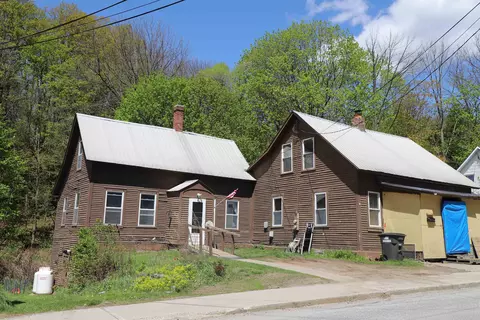 110 Valley St, Springfield, VT 05156