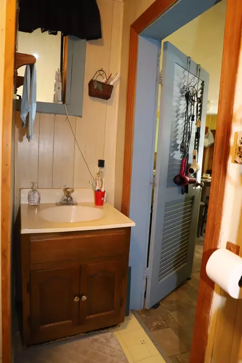 Bath - 110 Valley St, Springfield, VT 05156 photo 2 of 5