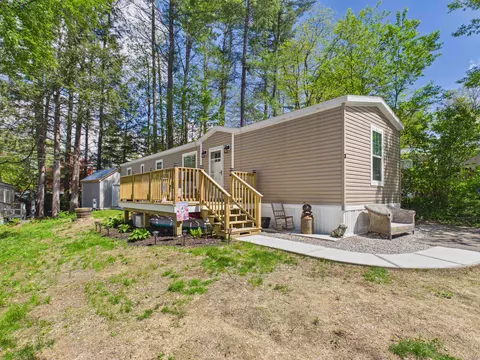 21 Blue Jay Ct, Keene, NH 03431