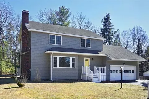 19 Hillview Ter, Farmington, NH 03835
