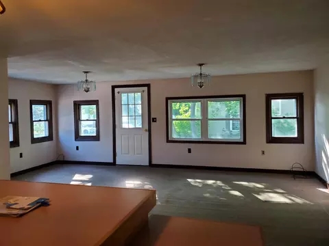 Living - 10 Ash St, Hampton, NH 03842 photo 1 of 3