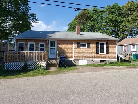 10 Ash St, Hampton, NH 03842