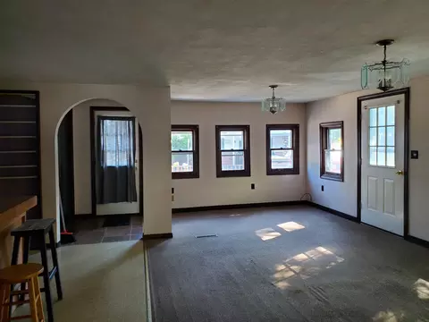 Living - 10 Ash St, Hampton, NH 03842 photo 3 of 3