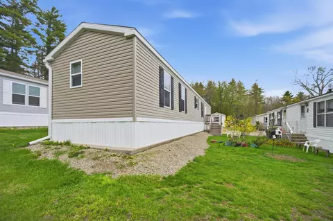 4 Roby Ln, Lee, NH 03861
