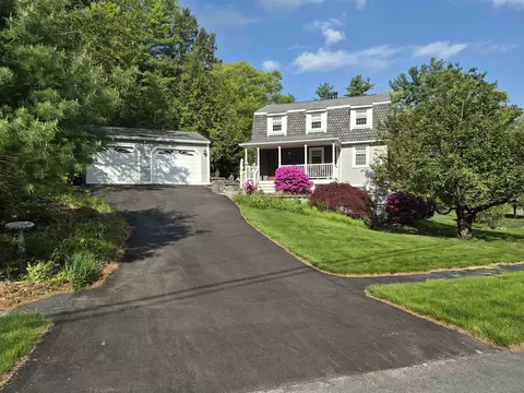 20 Shelburne Rd, Nashua, NH 03063