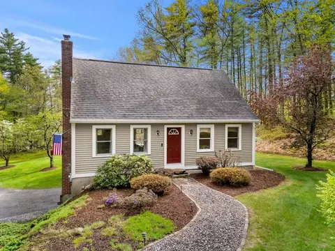 46 Pinecrest Dr, Bedford, NH 03110