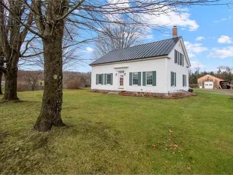 405 Brookside Rd, Westford, VT 05494