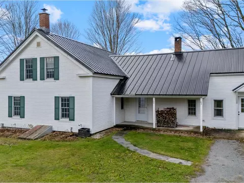 405 Brookside Rd, Westford, VT 05494