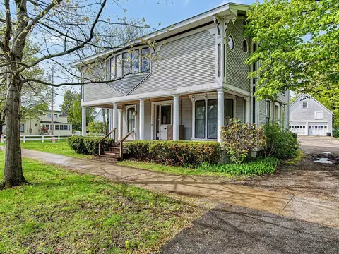 28 West St, Bristol, VT 05443