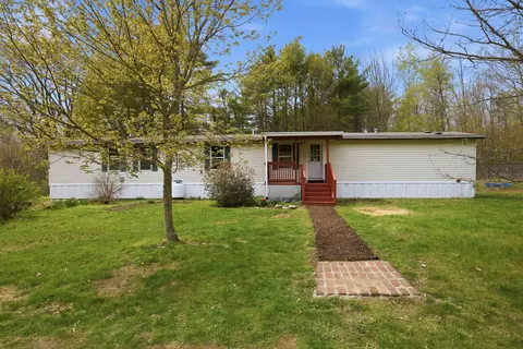 215 Leavitt Rd, Pittsfield, NH 03263