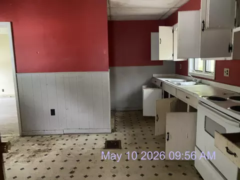 Kitchen - 92-94 North St, Proctor, VT 05765 photo 2 of 2