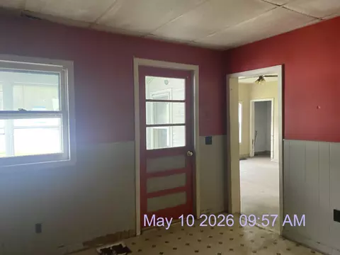 Entry Way - 92-94 North St, Proctor, VT 05765 photo 1 of 1