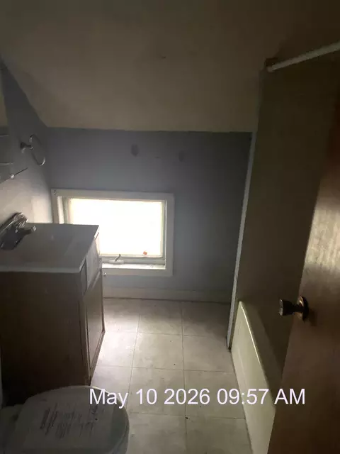 Bath - 92-94 North St, Proctor, VT 05765 photo 1 of 1