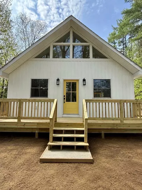 10 Glen Dr, Barnstead, NH 03225