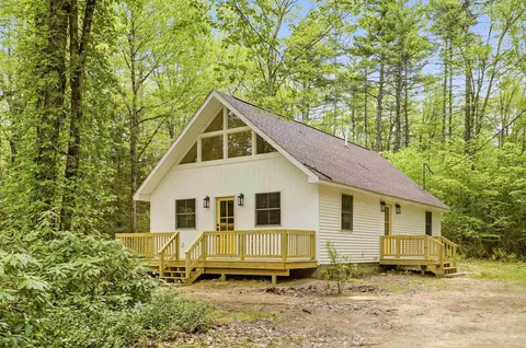 10 Glen Dr, Barnstead, NH 03225