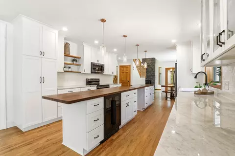 Kitchen - 97 Dudley Rd, Brentwood, NH 03833 photo 6 of 8