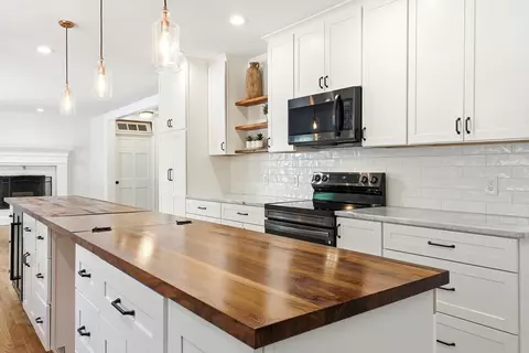 Kitchen - 97 Dudley Rd, Brentwood, NH 03833 photo 5 of 8