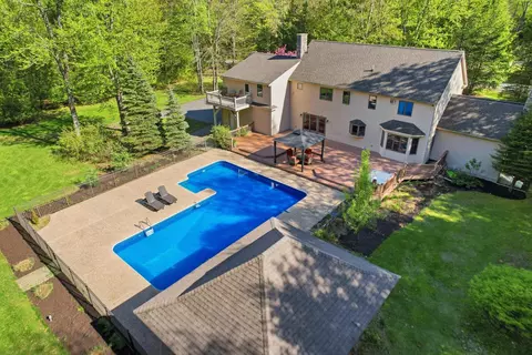 97 Dudley Rd, Brentwood, NH 03833