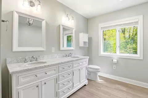 Bath - 97 Dudley Rd, Brentwood, NH 03833 photo 6 of 7