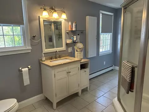 Bath - 9 Oak Ridge Rd, Kensington, NH 03833 photo 1 of 4