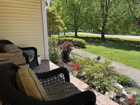 Exterior - 9 Oak Ridge Rd, Kensington, NH 03833 photo 6 of 17