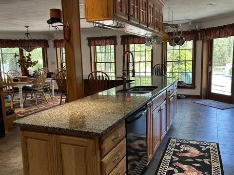 Kitchen - 9 Oak Ridge Rd, Kensington, NH 03833 photo 4 of 10