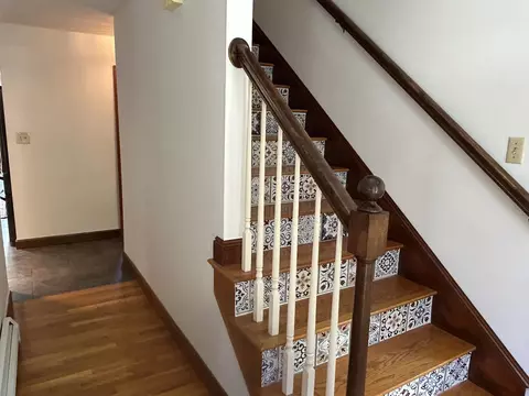 Entry Way - 9 Oak Ridge Rd, Kensington, NH 03833 photo 3 of 6