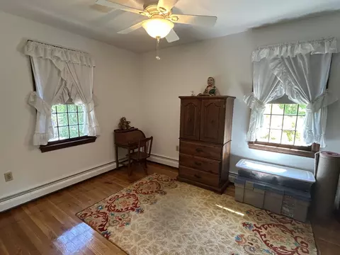 Bedroom - 9 Oak Ridge Rd, Kensington, NH 03833 photo 3 of 6