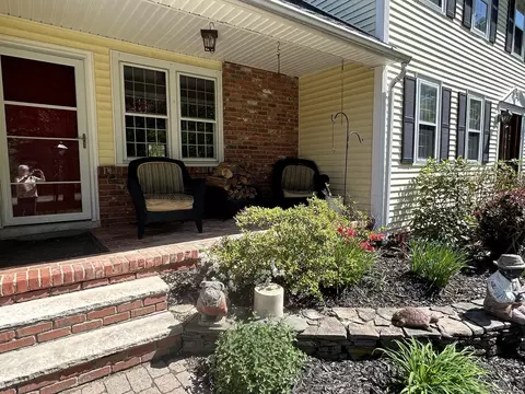 Exterior - 9 Oak Ridge Rd, Kensington, NH 03833 photo 5 of 17