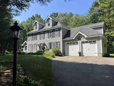 4 Felicia Dr, Newton, NH 03858
