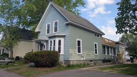 78 Pennacook St, Manchester, NH 03104