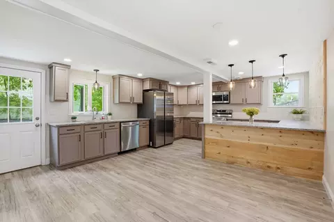 20 Orchard Ter, Salem, NH 03079