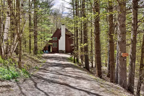 208 Great Hawk Rd, Rochester, VT 05767