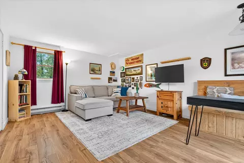 8581 Vermont 30 Rte #B, Jamaica, VT 05343