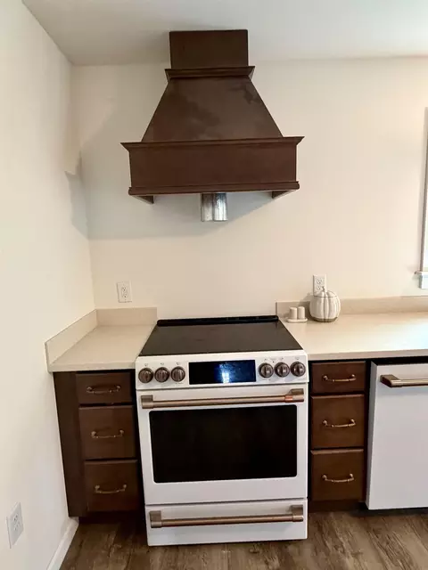 Kitchen - 196 Murray Rd, Whiting, VT 05778 photo 3 of 6