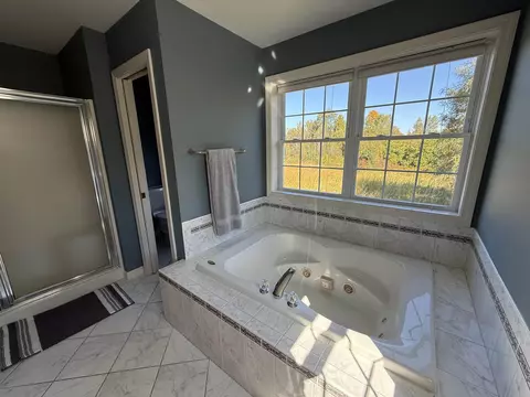 Bath - 480 Wildflower Cir, Williston, VT 05495 photo 4 of 7