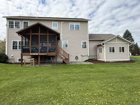 Exterior - 480 Wildflower Cir, Williston, VT 05495 photo 12 of 14