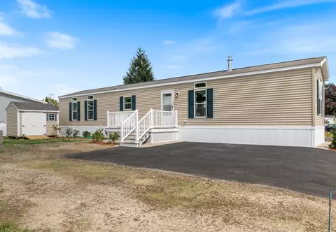 84 Caddy Dr, Salem, NH 03079