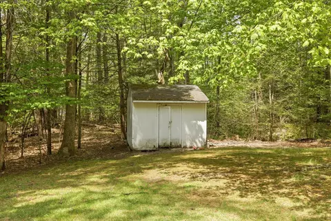 Exterior - 28 Beech Hill Rd, Exeter, NH 03833 photo 3 of 6