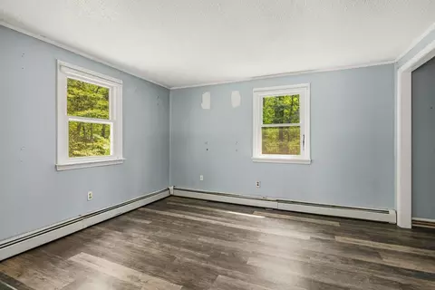 Living - 28 Beech Hill Rd, Exeter, NH 03833 photo 6 of 12