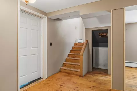 Entry Way - 28 Beech Hill Rd, Exeter, NH 03833 photo 4 of 4